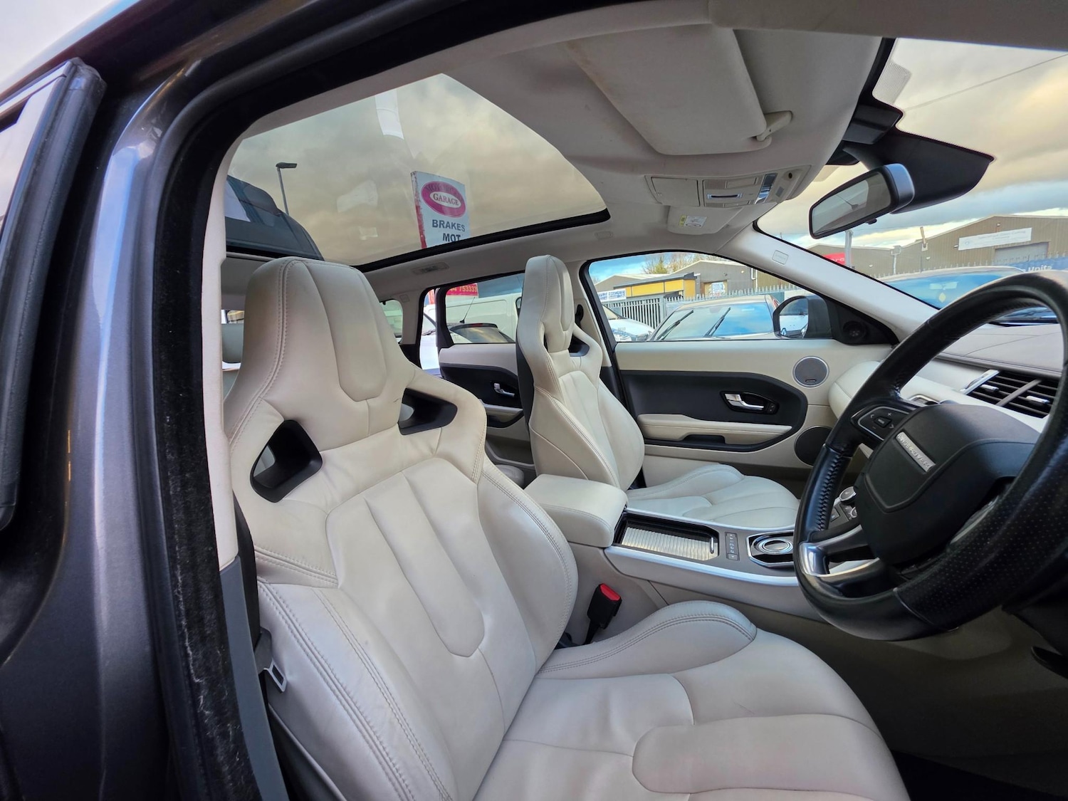 Used Land Rover Range Rover Evoque 2015 for sale - 76734638: Photo 2