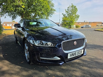 Used Jaguar XE 2016 for sale - 75566796: Photo