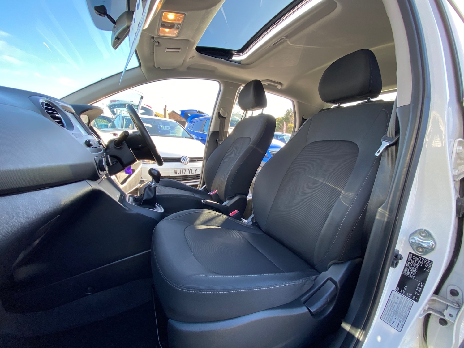 Used Hyundai i10 2017 for sale - 76256954: Photo 14