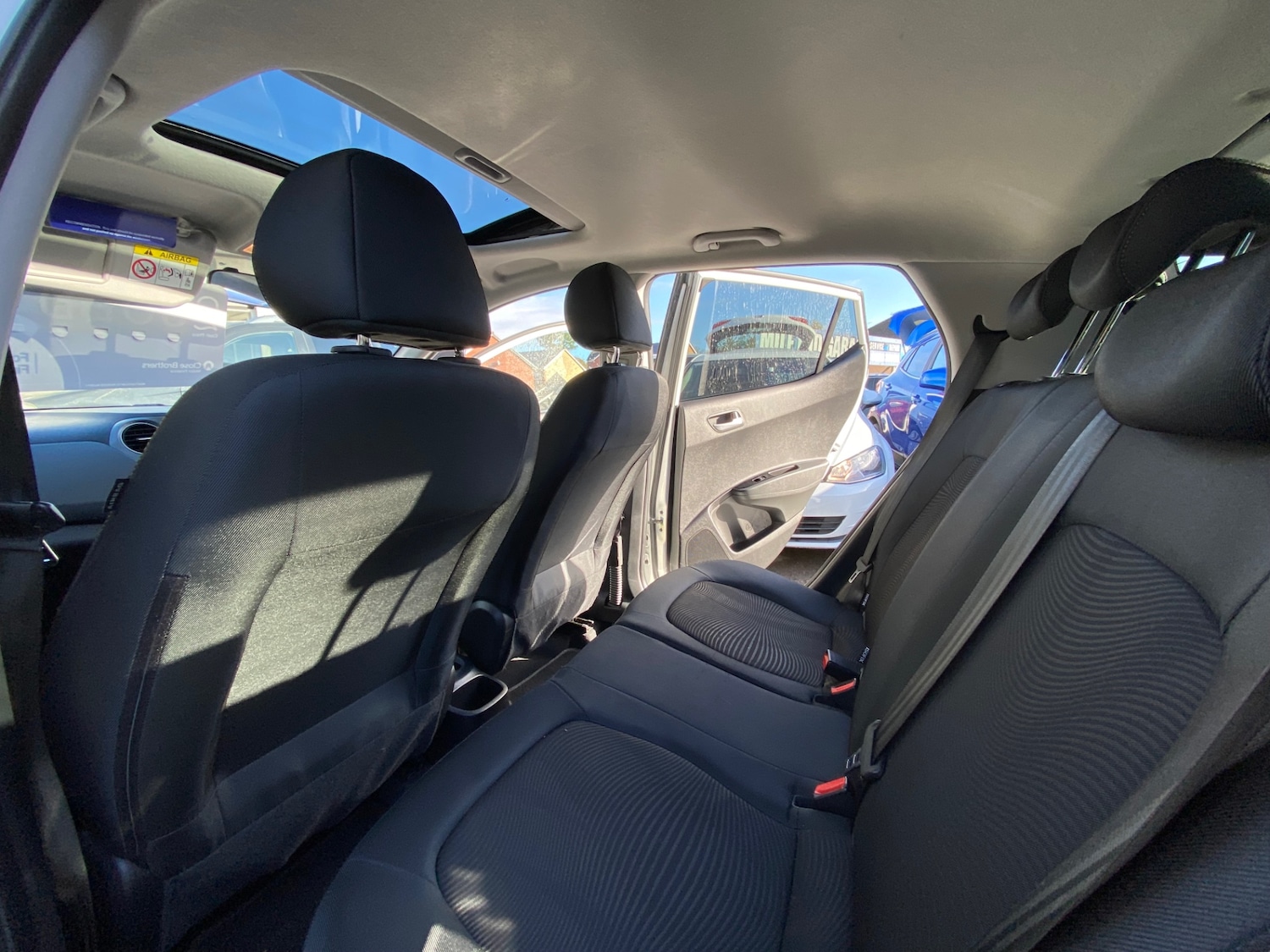 Used Hyundai i10 2017 for sale - 76256954: Photo 15