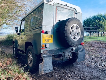 Used Land Rover Defender 2009 for sale - 77162400: Photo