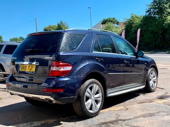 Used Mercedes-Benz M-Class 2010 for sale - 69418551: Photo