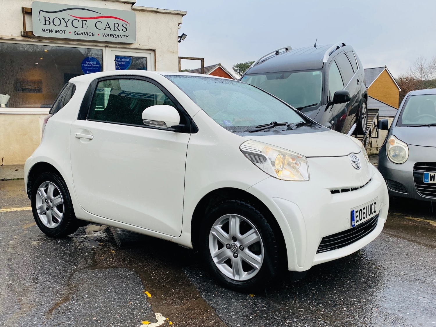Used Toyota IQ 2011 for sale - 76780457: Photo 1