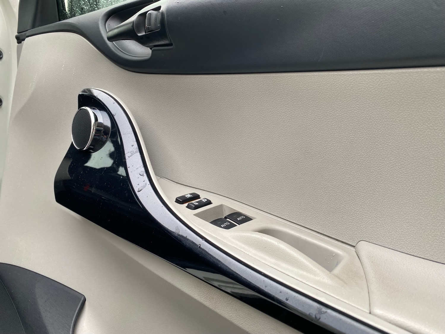 Used Toyota IQ 2011 for sale - 76780457: Photo 9