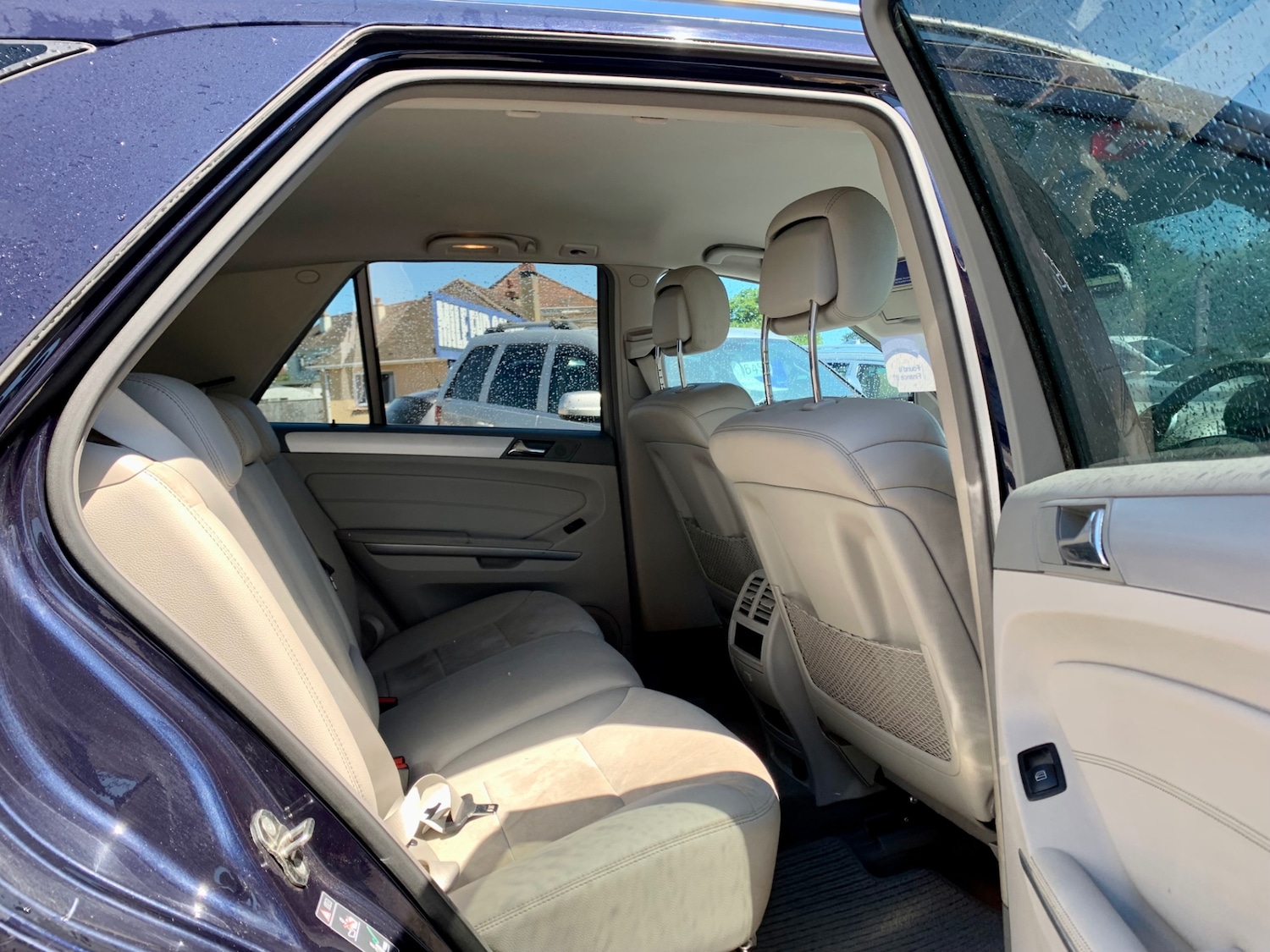 Used Mercedes-Benz M Class 2010 for sale - 76309999: Photo 12