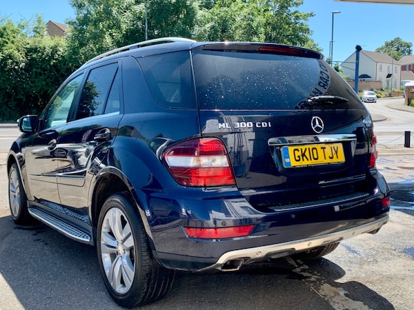 Used Mercedes-Benz M Class 2010 for sale - 76309999: Photo 2