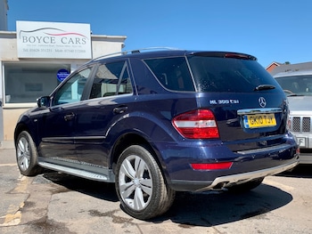 Used Mercedes-Benz M Class 2010 for sale - 76309999: Photo 3