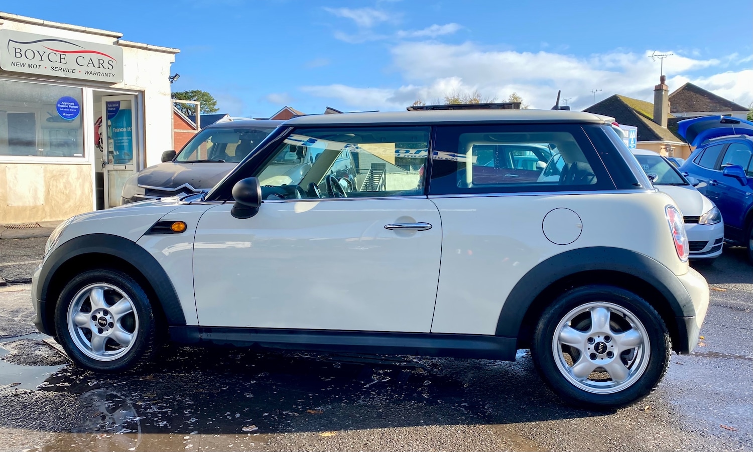 Used MINI Hatch 2011 for sale - 76369407: Photo 2