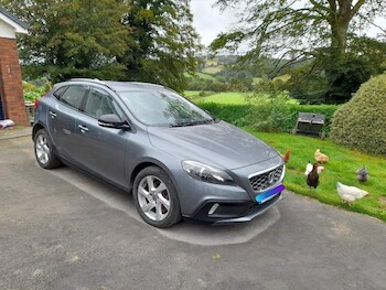 Volvo - V40