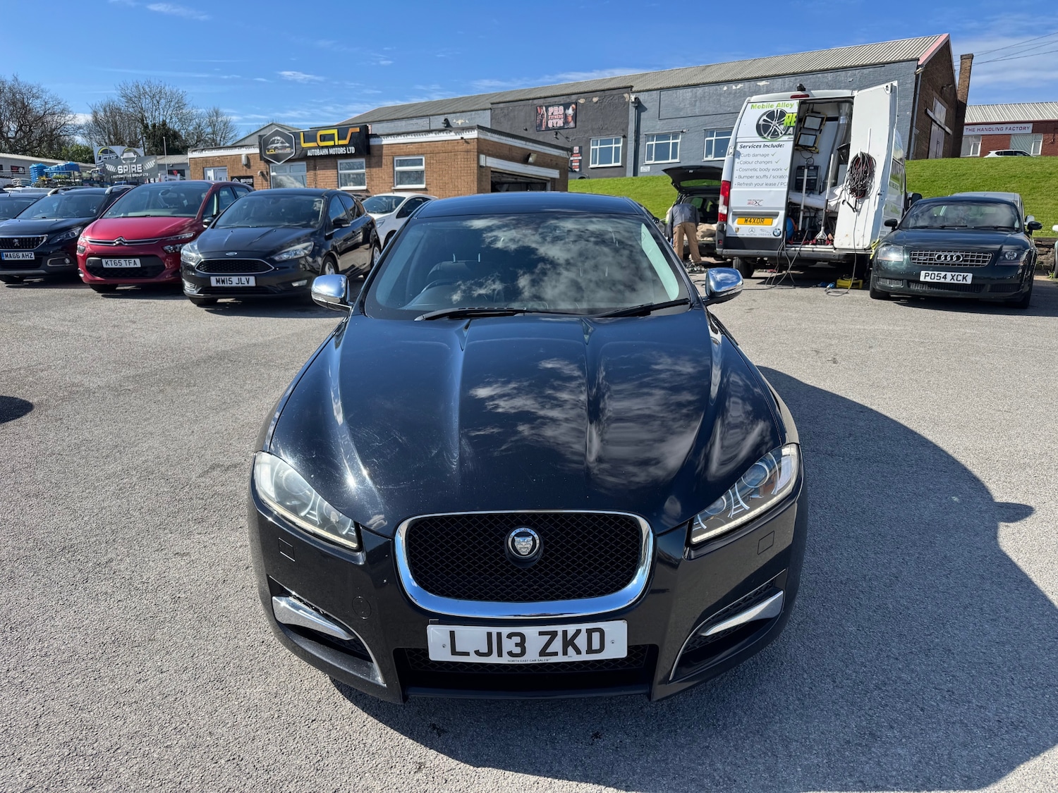 Used Jaguar XF 2013 for sale - 78026223: Photo 2