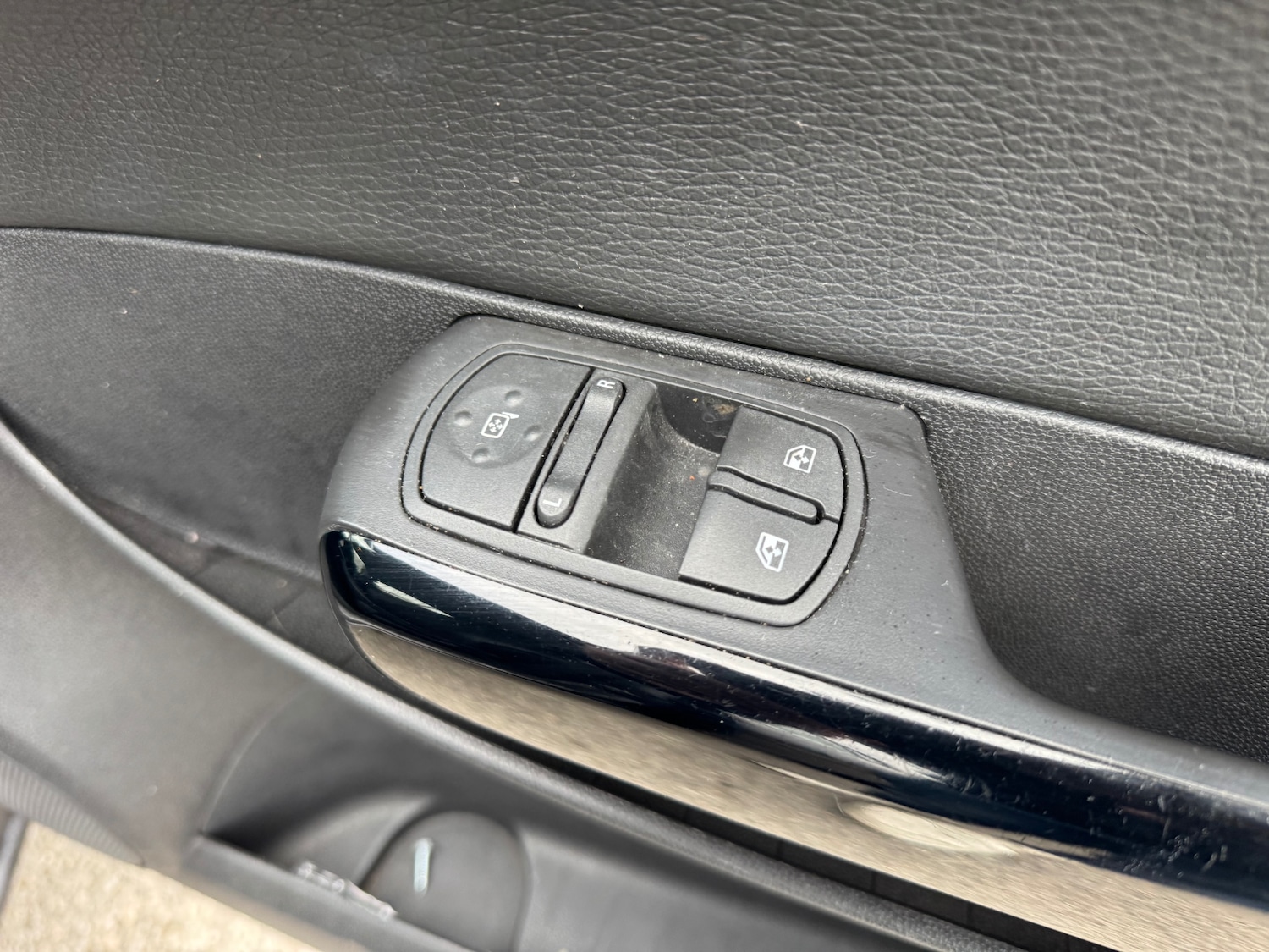 Used Vauxhall Corsa 2012 for sale - 77593649: Photo 8