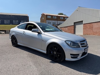 Used Mercedes-Benz C Class 2014 for sale - 79089096: Photo