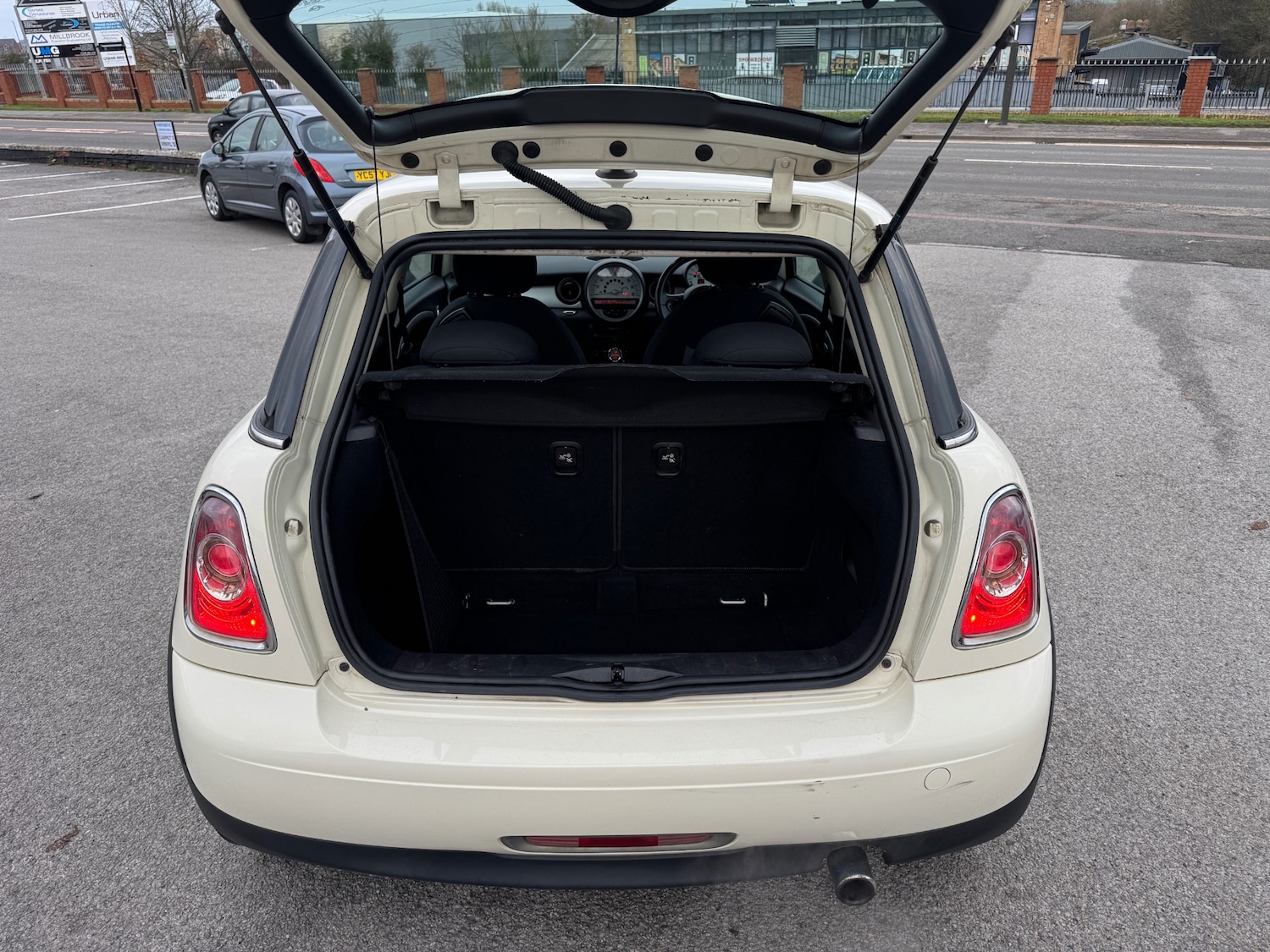 Used MINI Hatch 2011 for sale - 77053697: Photo 6