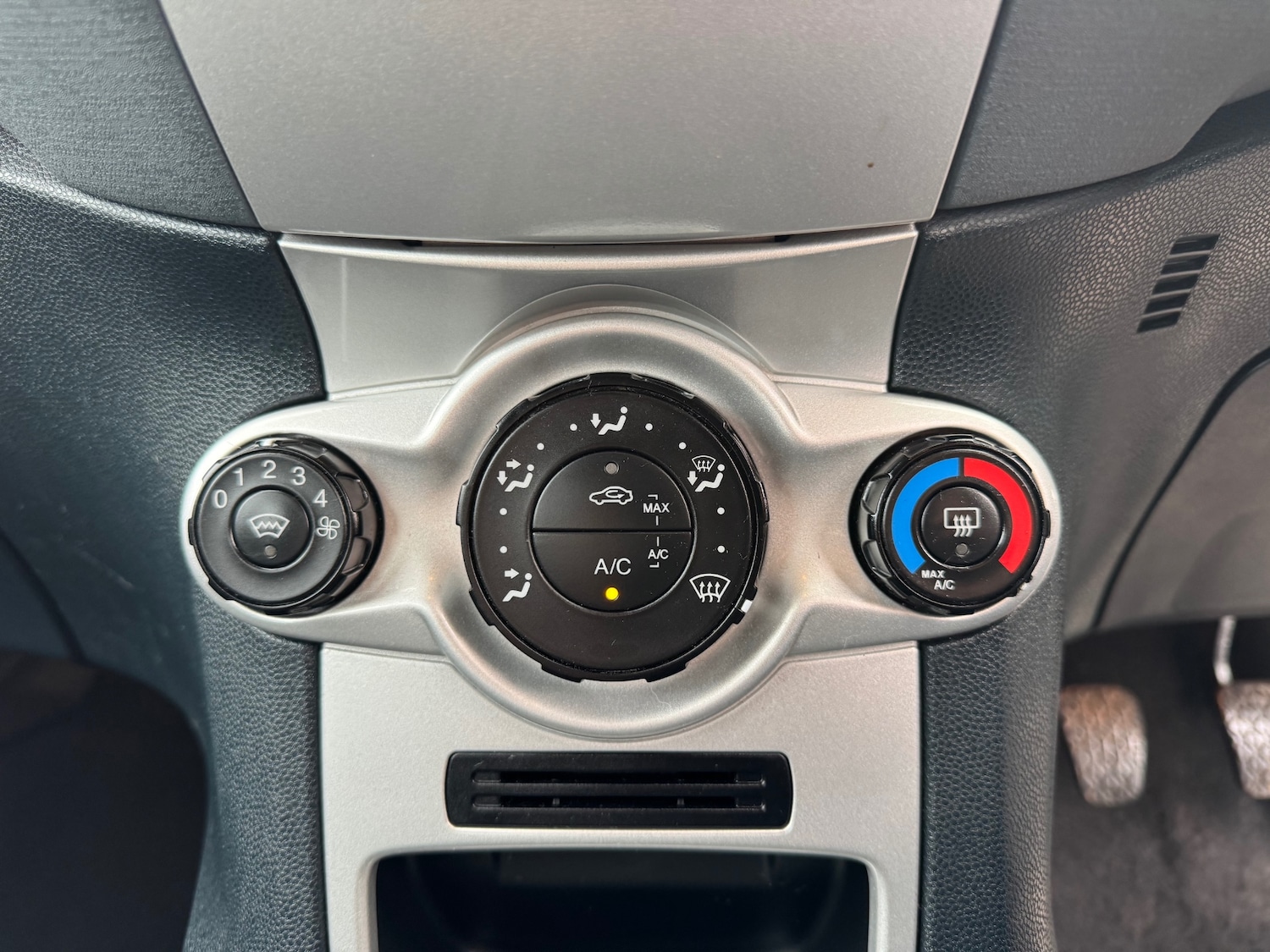 Used Ford Fiesta 2011 for sale - 77701155: Photo 19