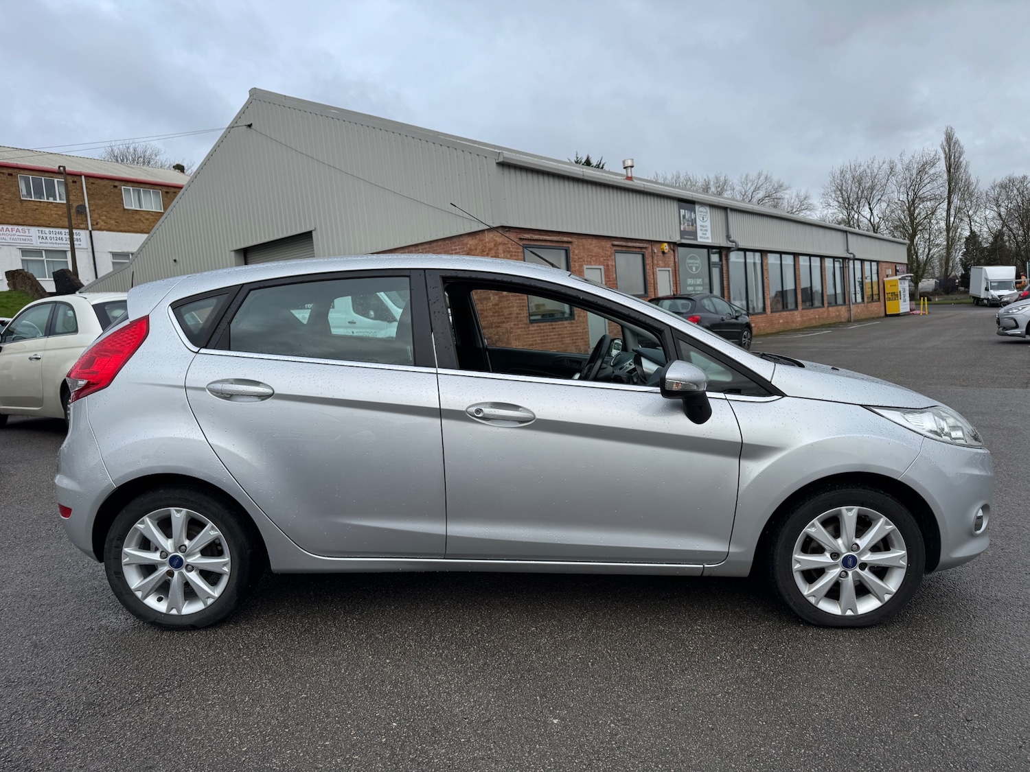 Used Ford Fiesta 2011 for sale - 77701155: Photo 6