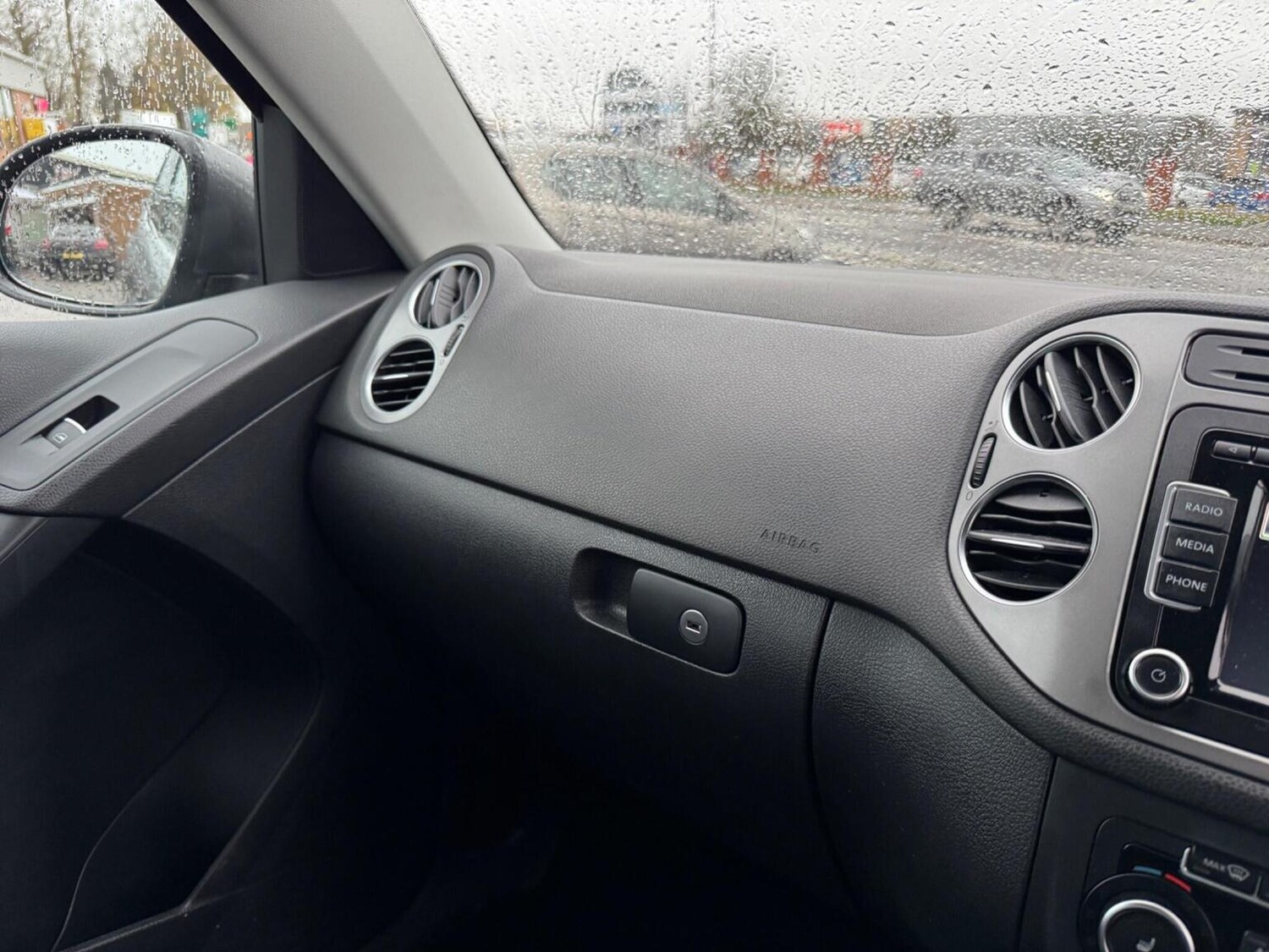 Used Volkswagen Tiguan 2011 for sale - 76576859: Photo 10