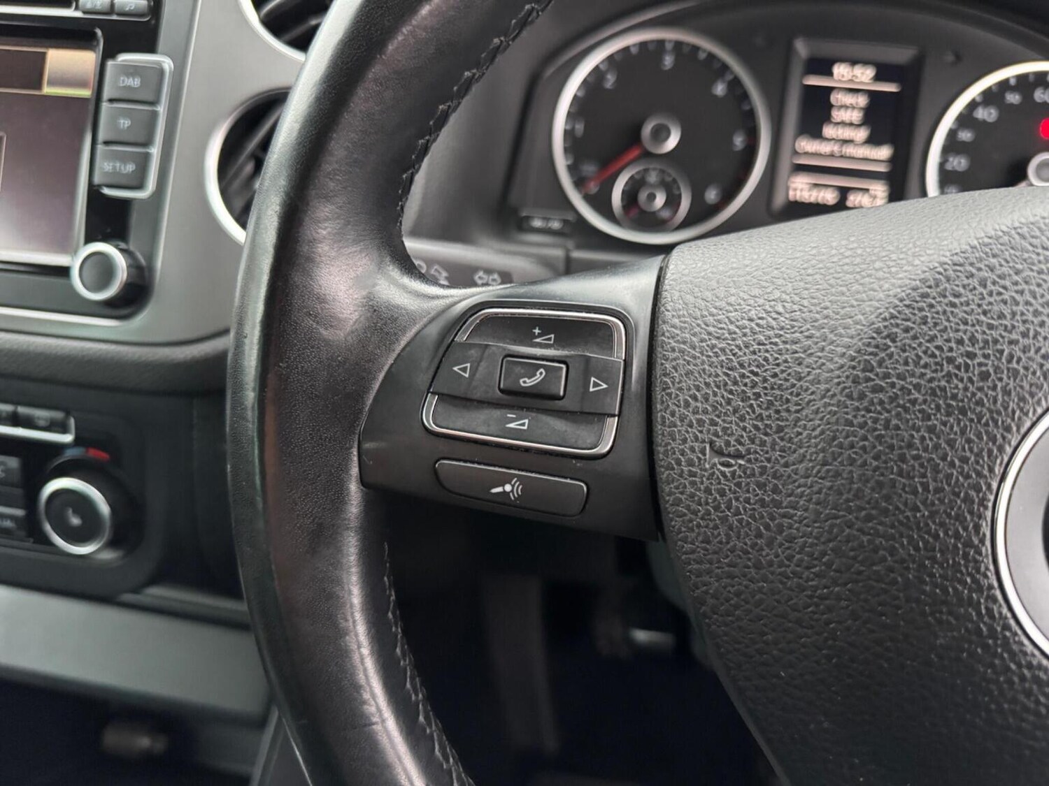 Used Volkswagen Tiguan 2011 for sale - 76576859: Photo 20