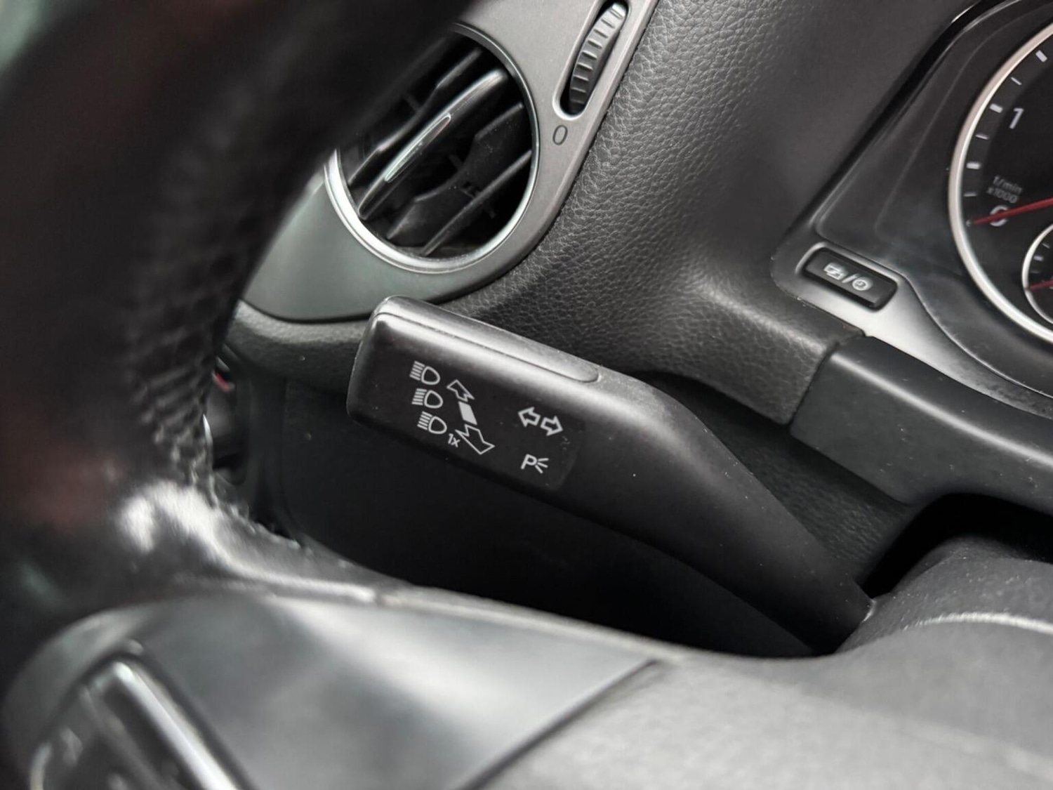 Used Volkswagen Tiguan 2011 for sale - 76576859: Photo 21