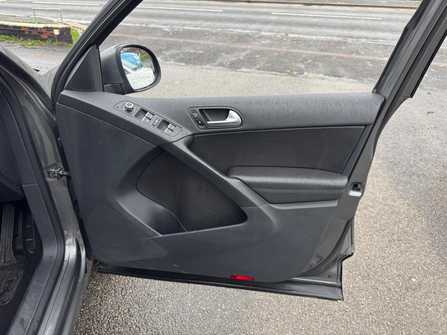 Used Volkswagen Tiguan 2011 for sale - 76576859: Photo 23