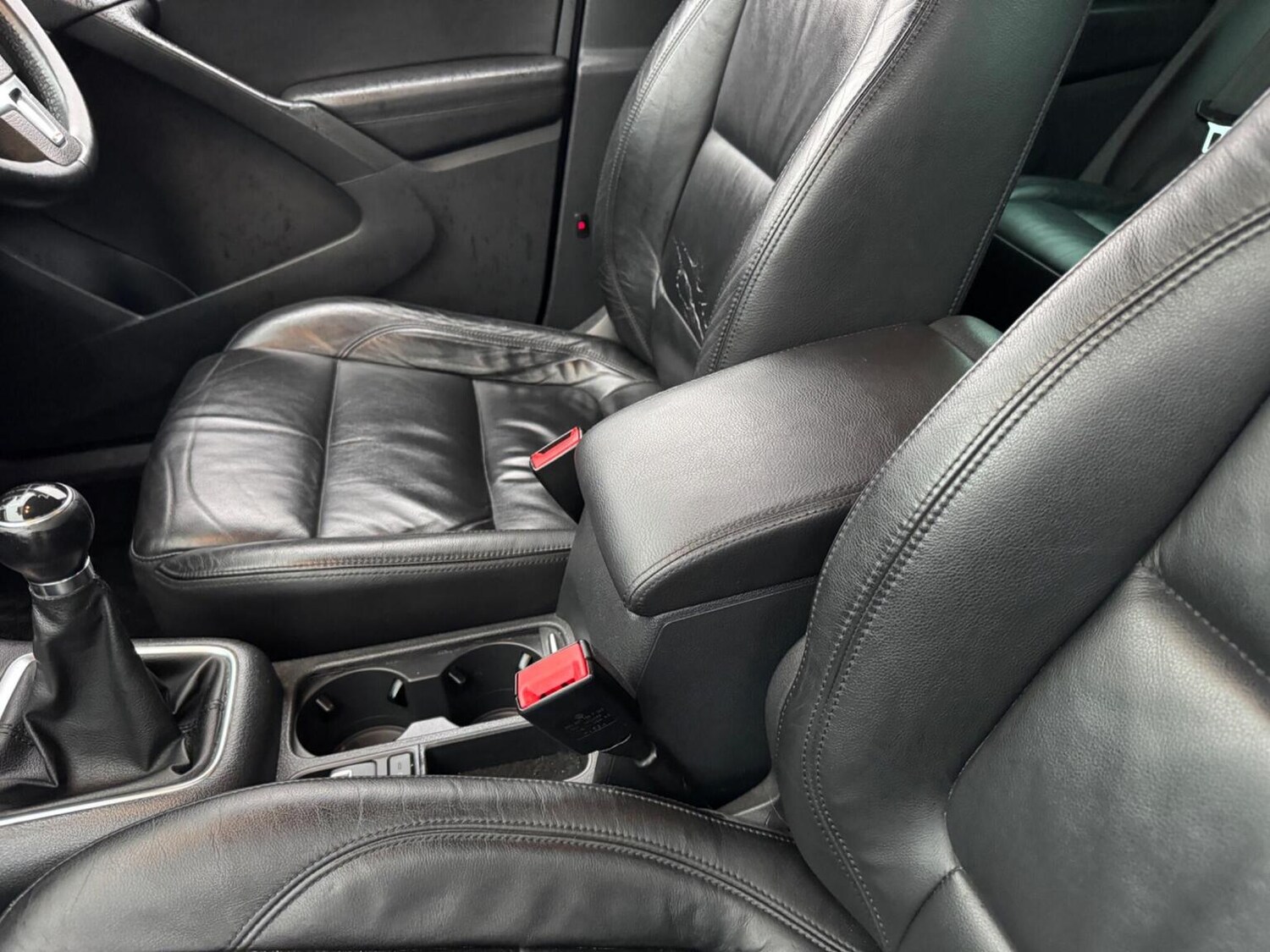 Used Volkswagen Tiguan 2011 for sale - 76576859: Photo 38