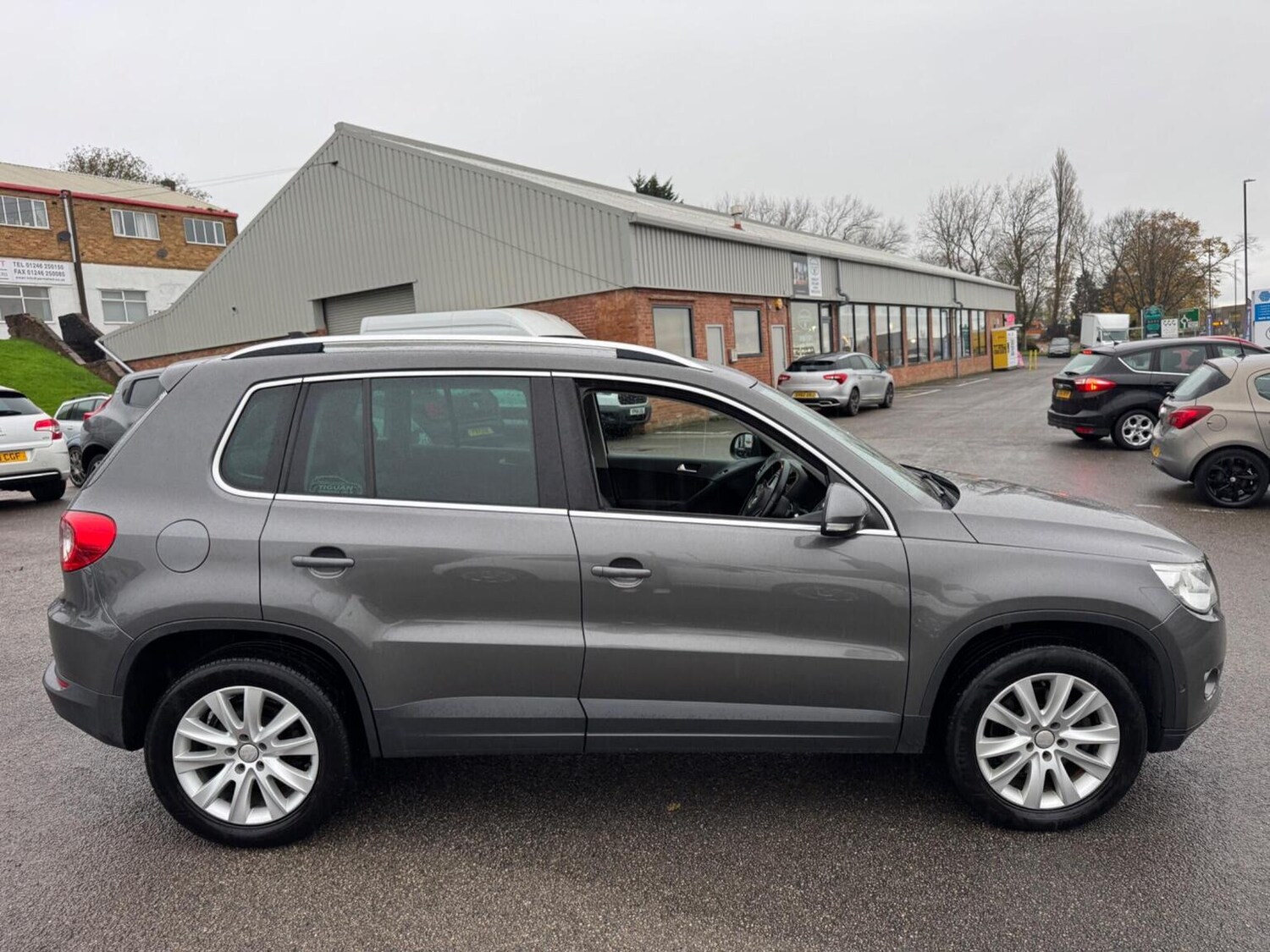 Used Volkswagen Tiguan 2011 for sale - 76576859: Photo 6