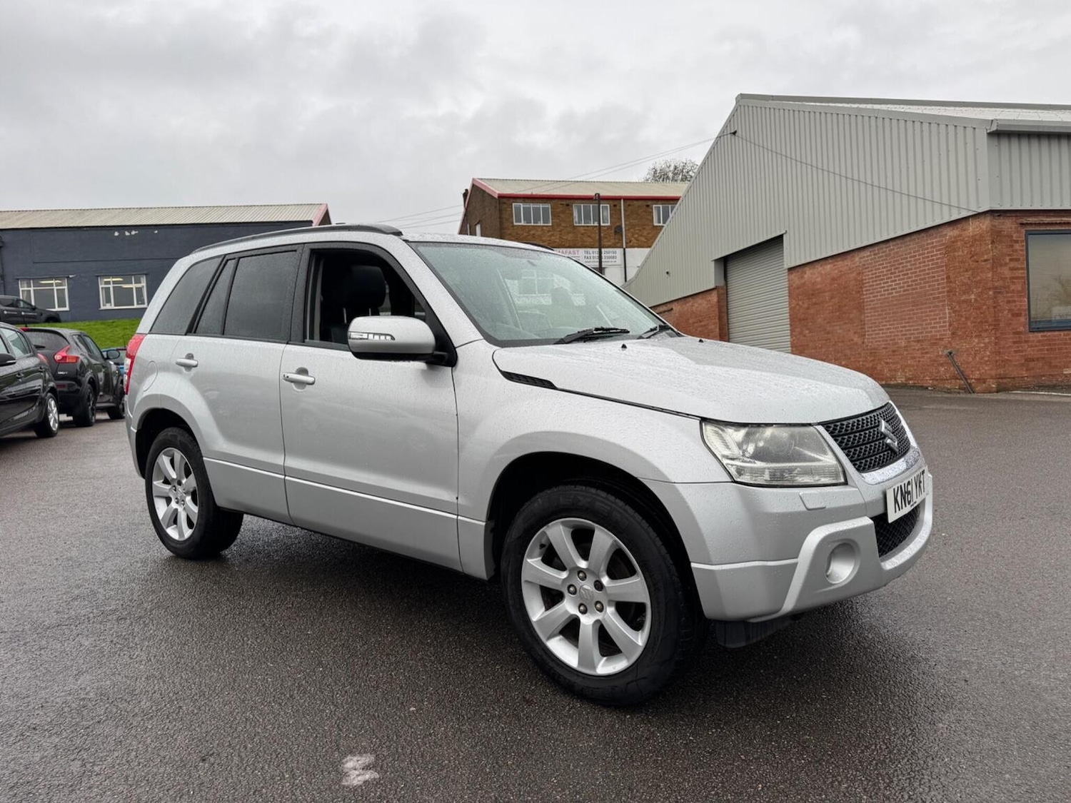 Used Suzuki Grand Vitara 2011 for sale - 76830383: Photo 2