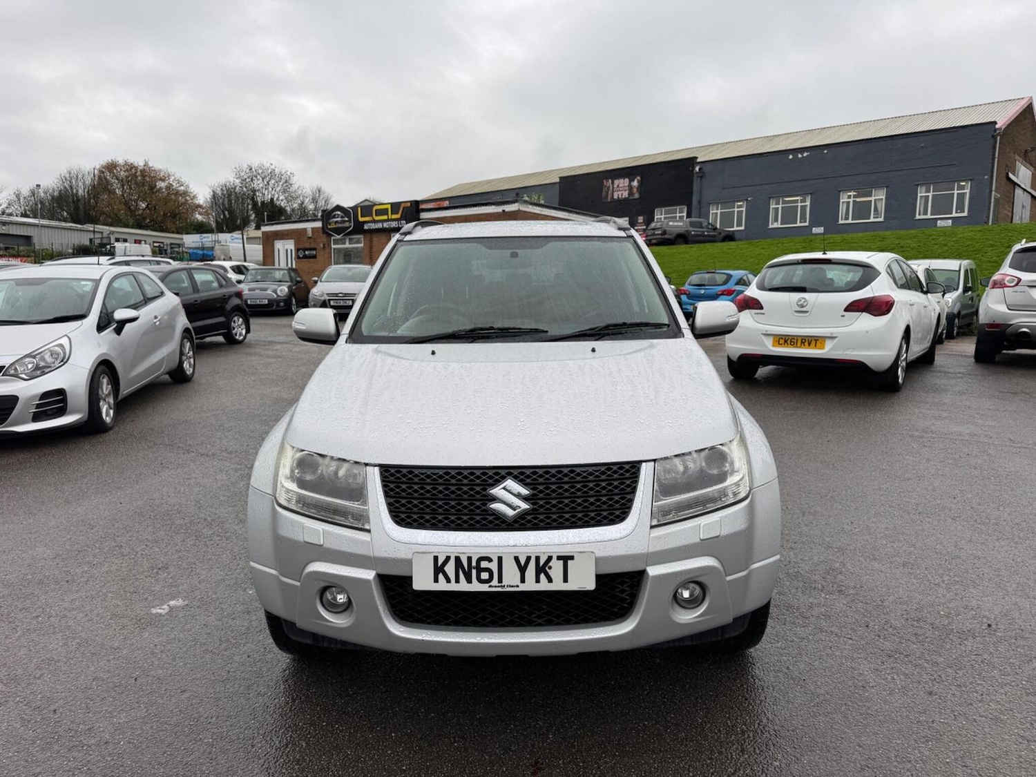 Used Suzuki Grand Vitara 2011 for sale - 76830383: Photo 3