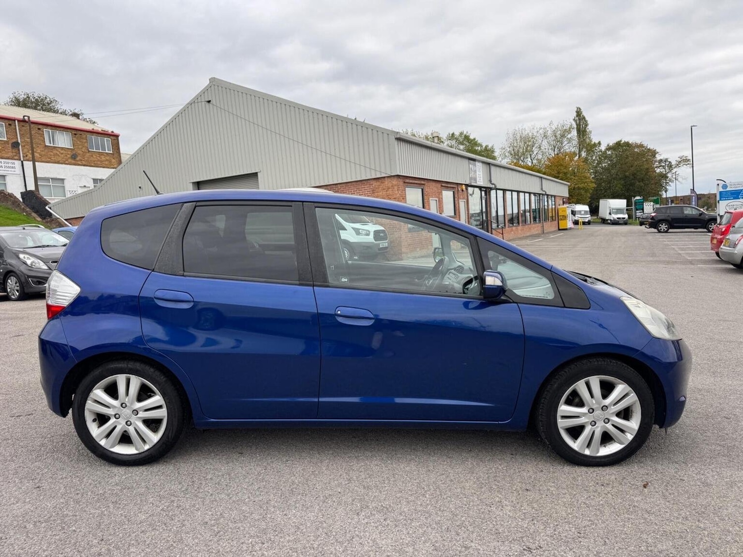 Used Honda Jazz 2011 for sale - 76576899: Photo 6