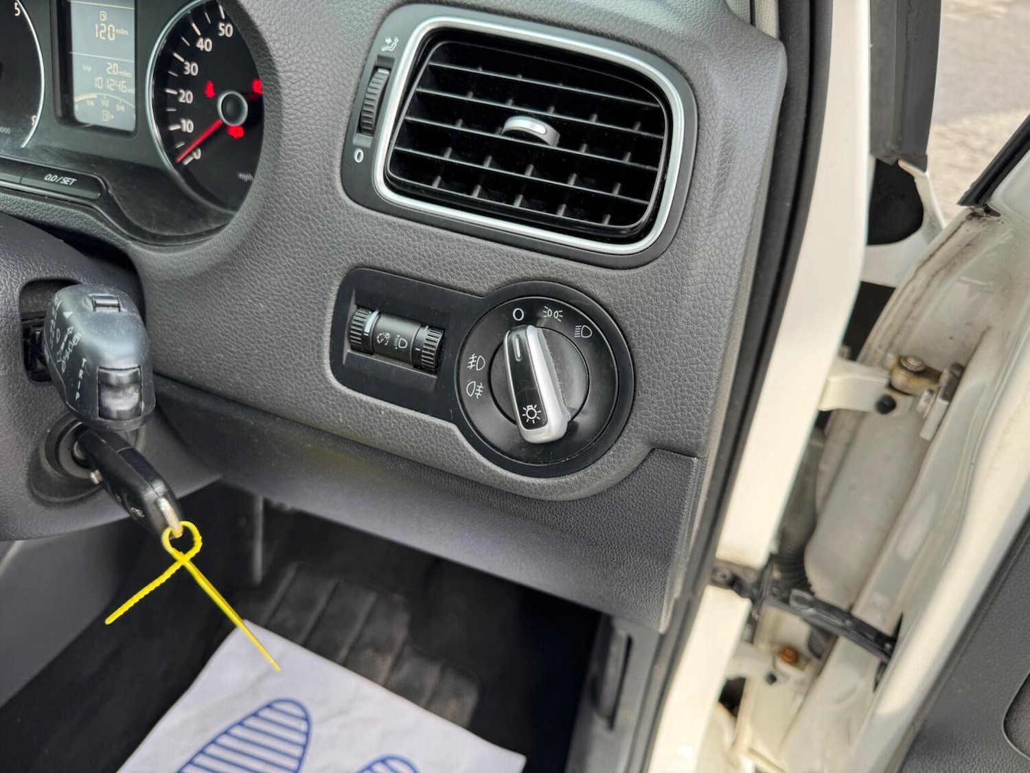 Used Volkswagen Polo 2012 for sale - 76576851: Photo 27