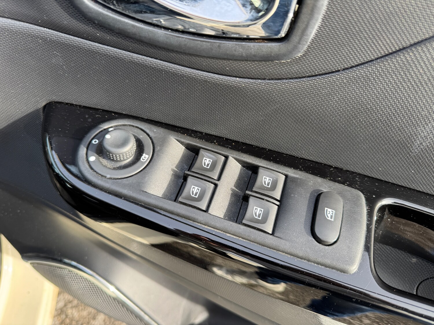 Used Renault Captur 2015 for sale - 77581731: Photo 13