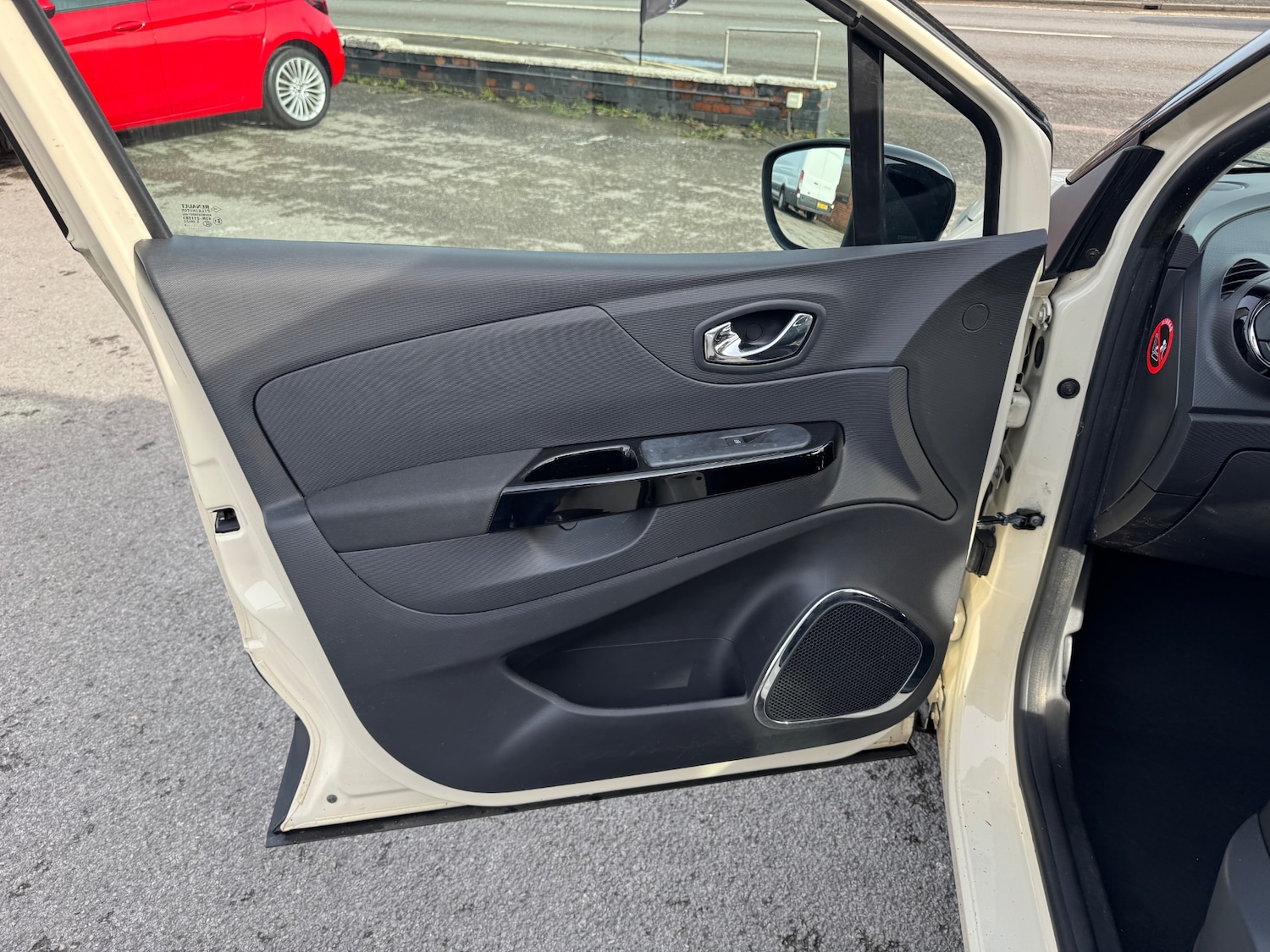 Used Renault Captur 2015 for sale - 77581731: Photo 23