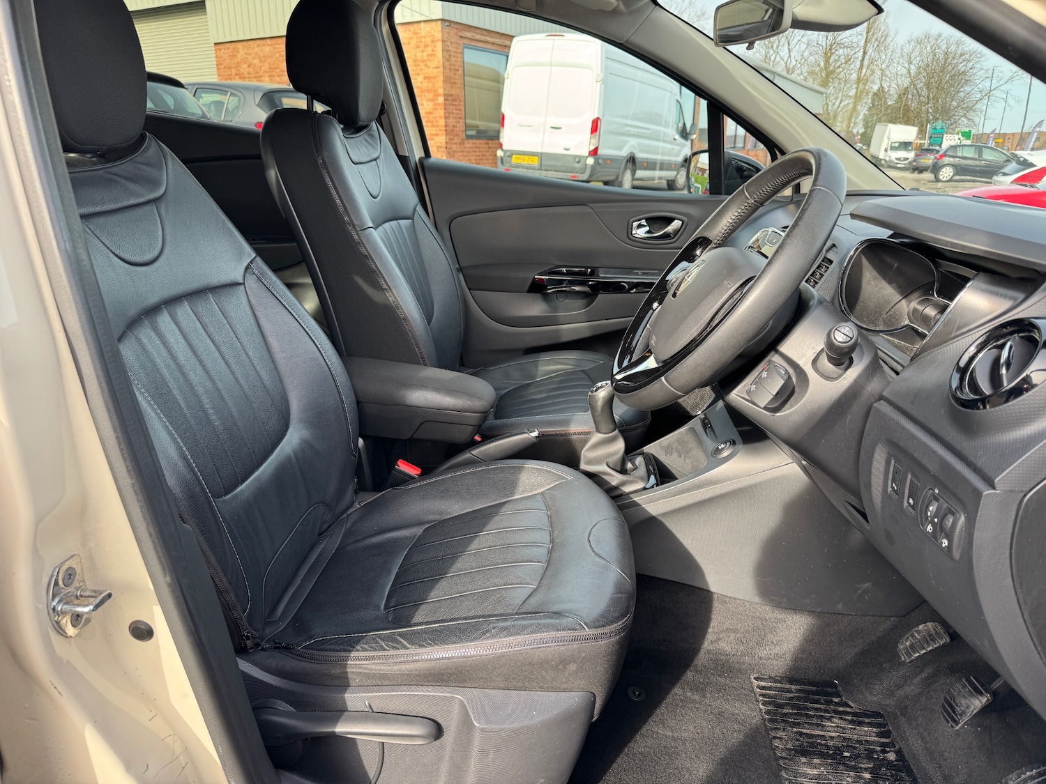 Used Renault Captur 2015 for sale - 77581731: Photo 9