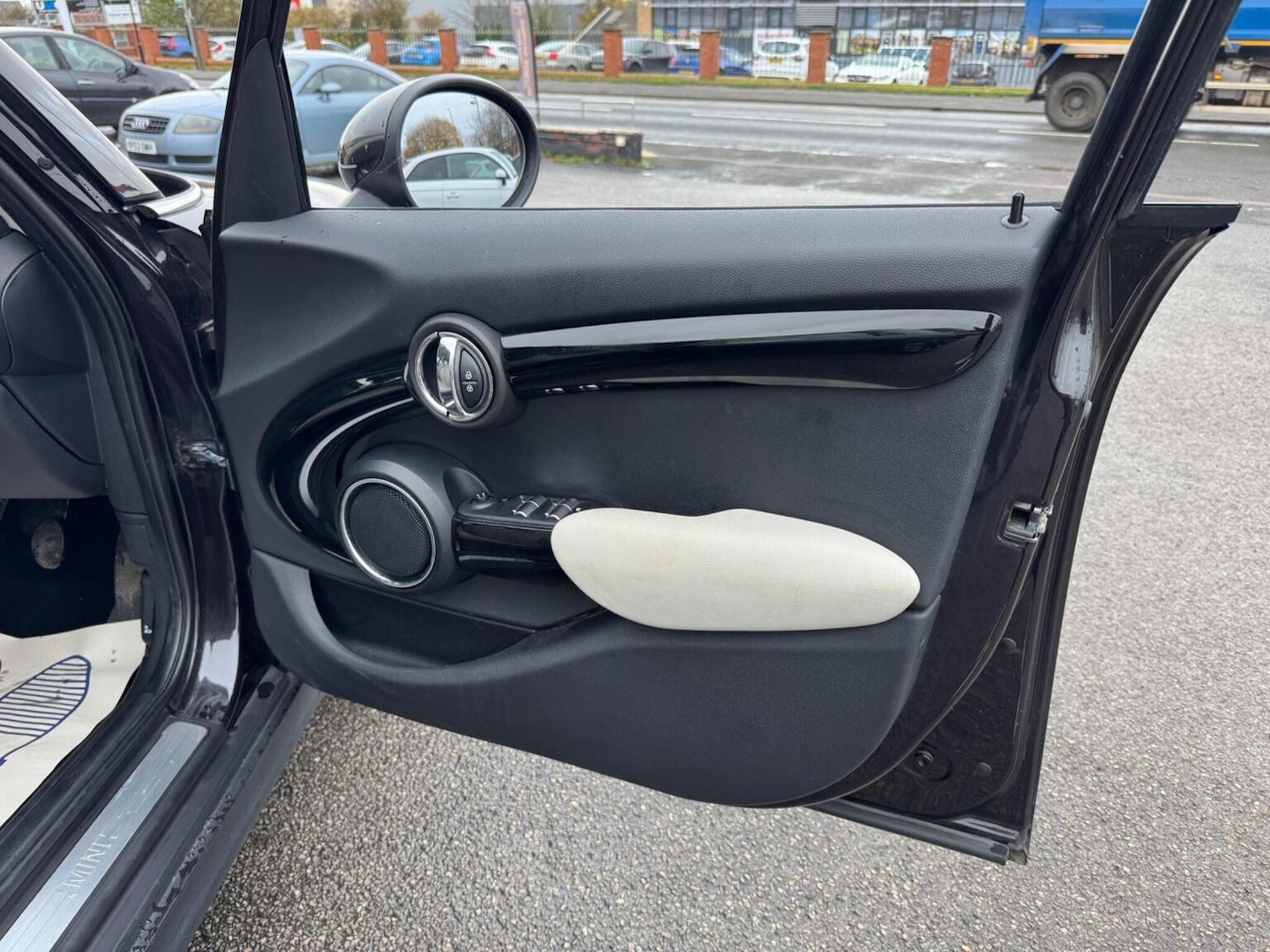 Used MINI Hatch 2015 for sale - 76576951: Photo 26