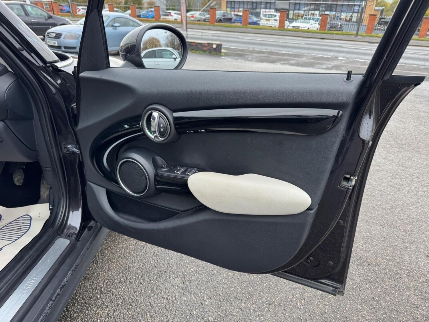 Used MINI Hatch 2015 for sale - 76576951: Photo 27