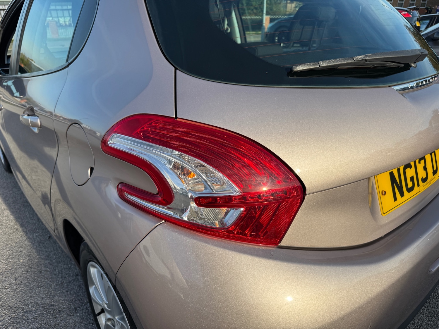 Used Peugeot 208 2013 for sale - 77756925: Photo 24