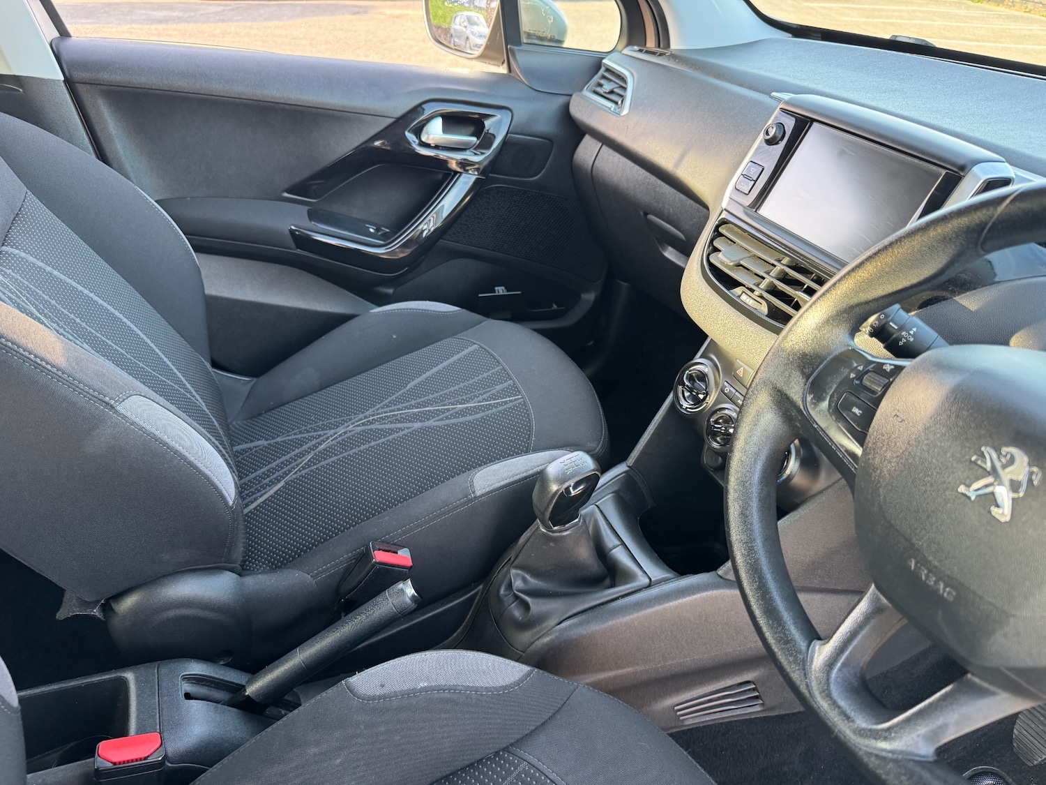 Used Peugeot 208 2013 for sale - 77756925: Photo 30