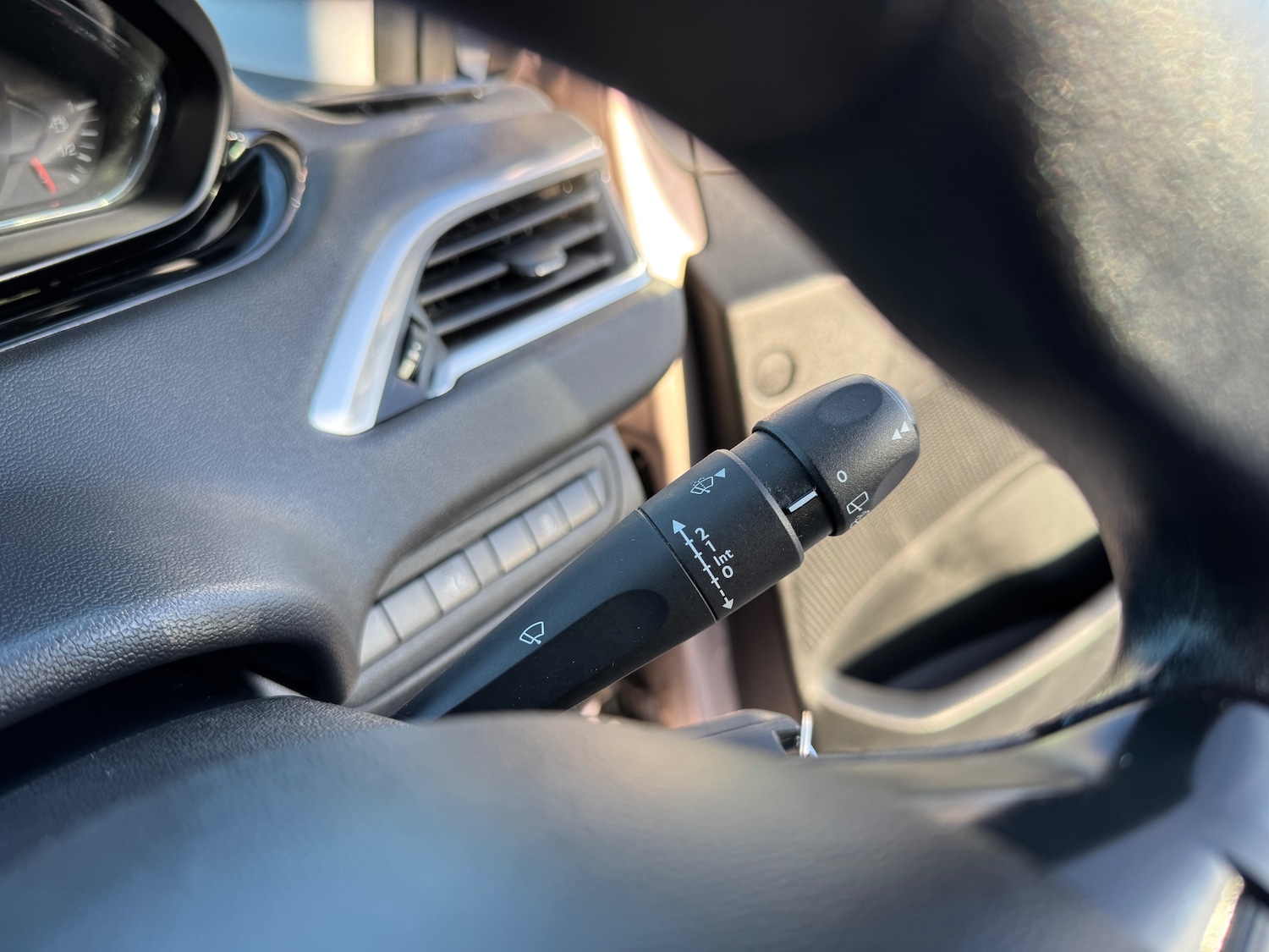 Used Peugeot 208 2013 for sale - 77756925: Photo 38