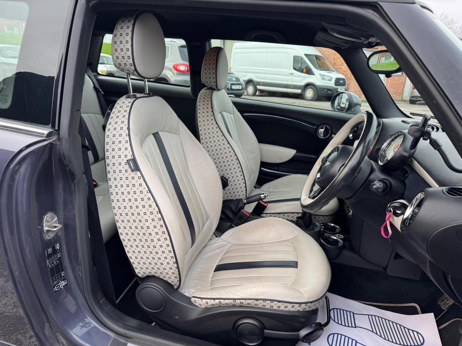 Used MINI Hatch 2011 for sale - 76712670: Photo 29