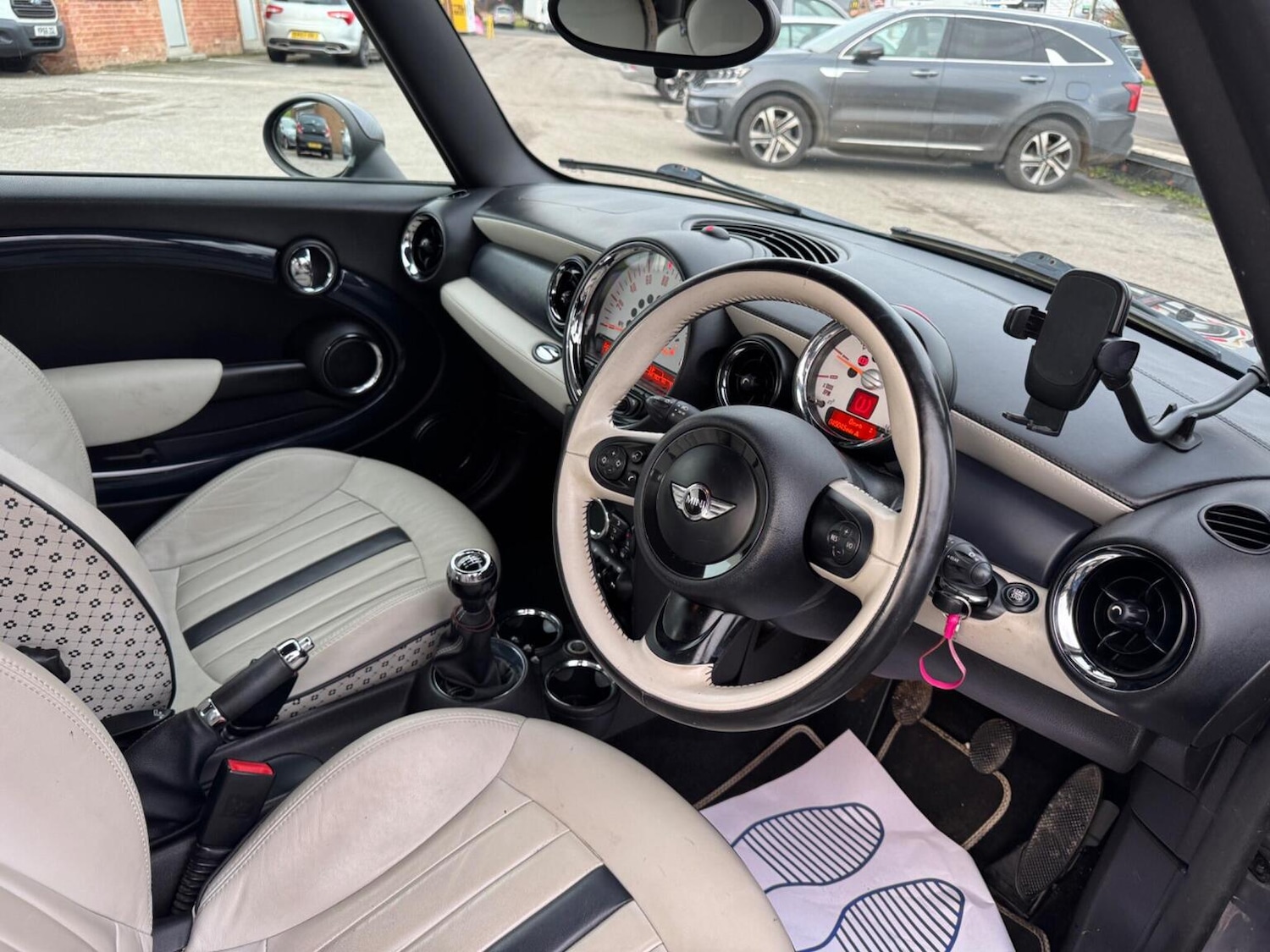 Used MINI Hatch 2011 for sale - 76712670: Photo 30