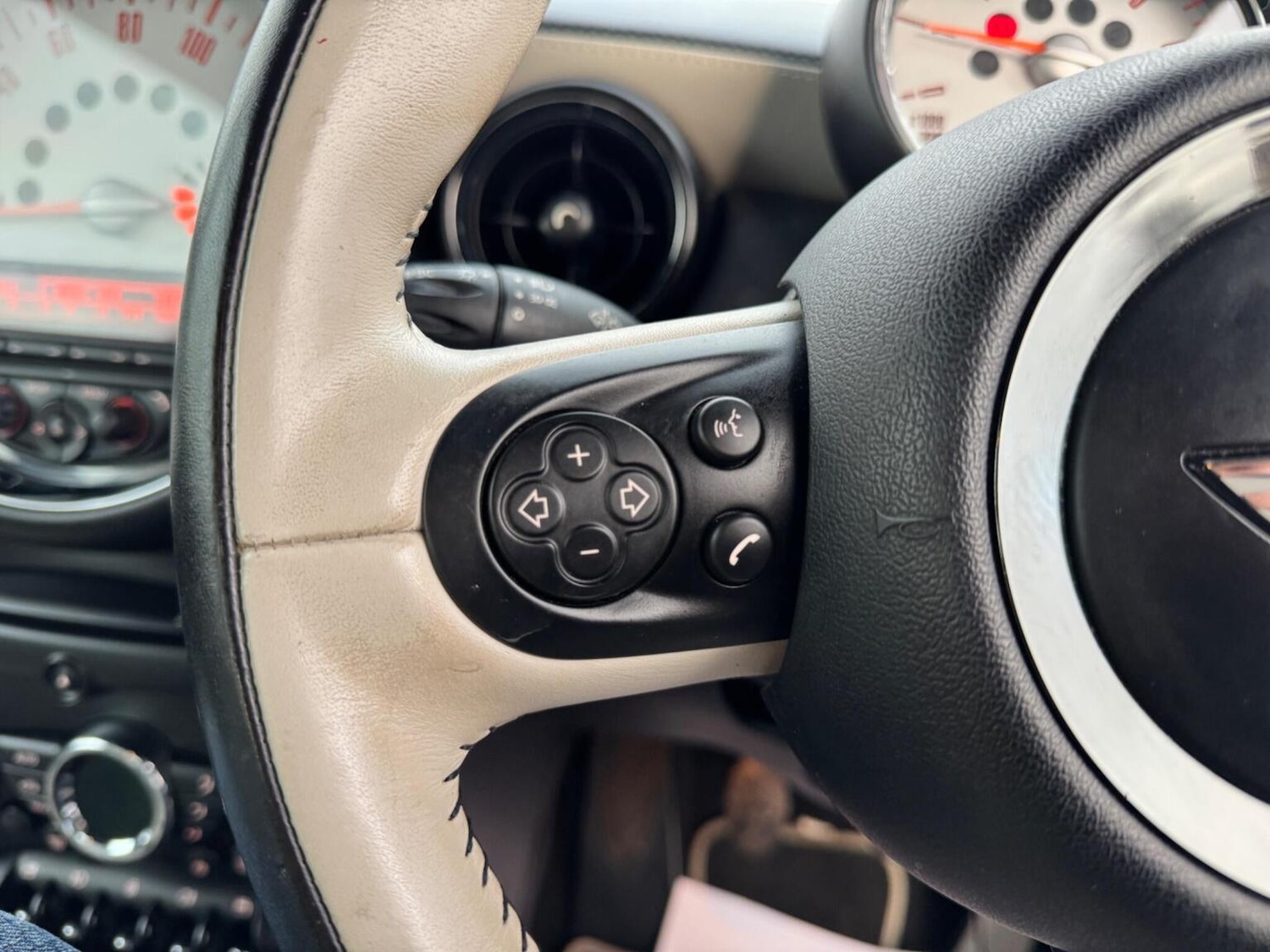 Used MINI Hatch 2011 for sale - 76712670: Photo 36