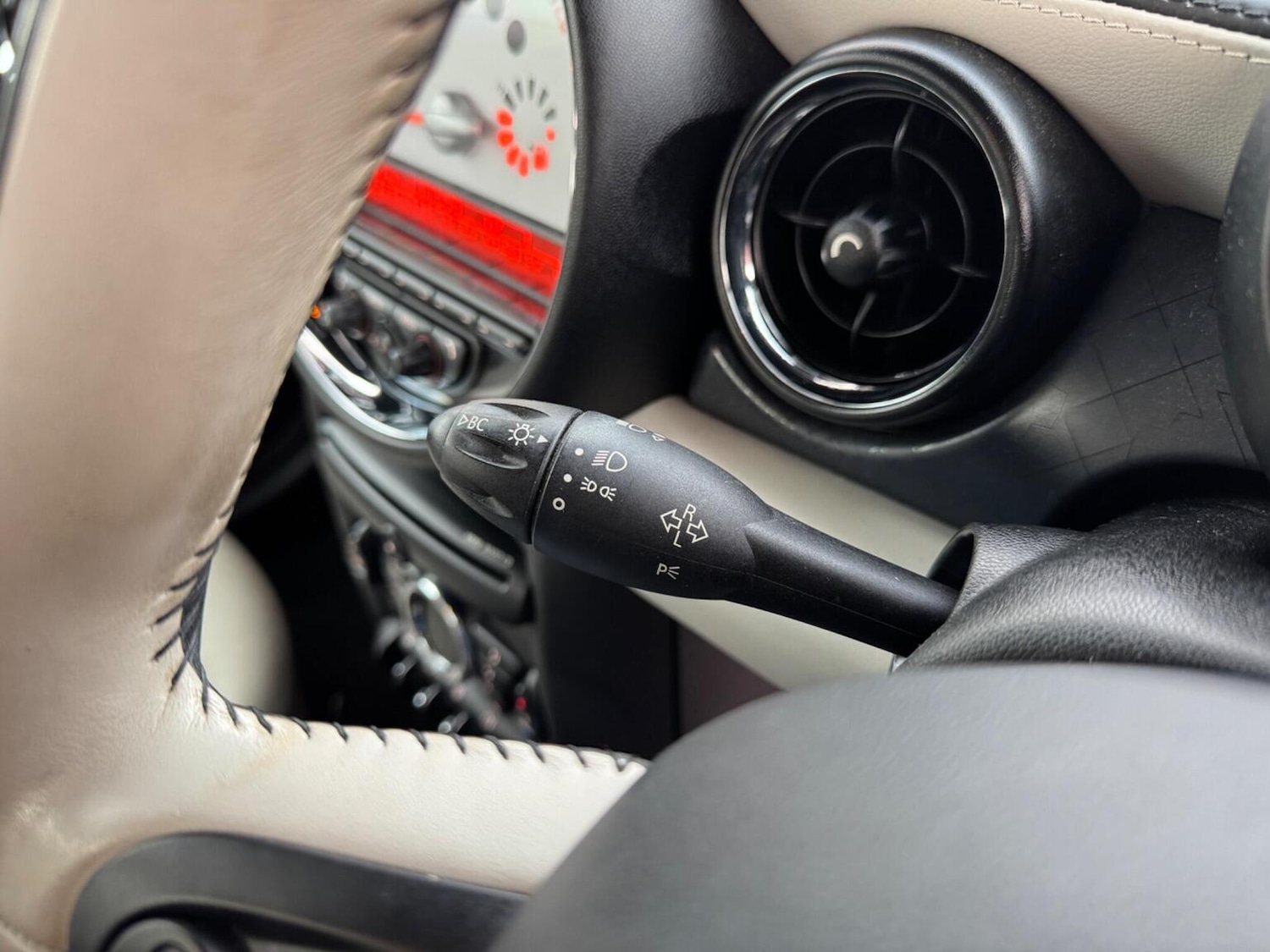 Used MINI Hatch 2011 for sale - 76712670: Photo 37