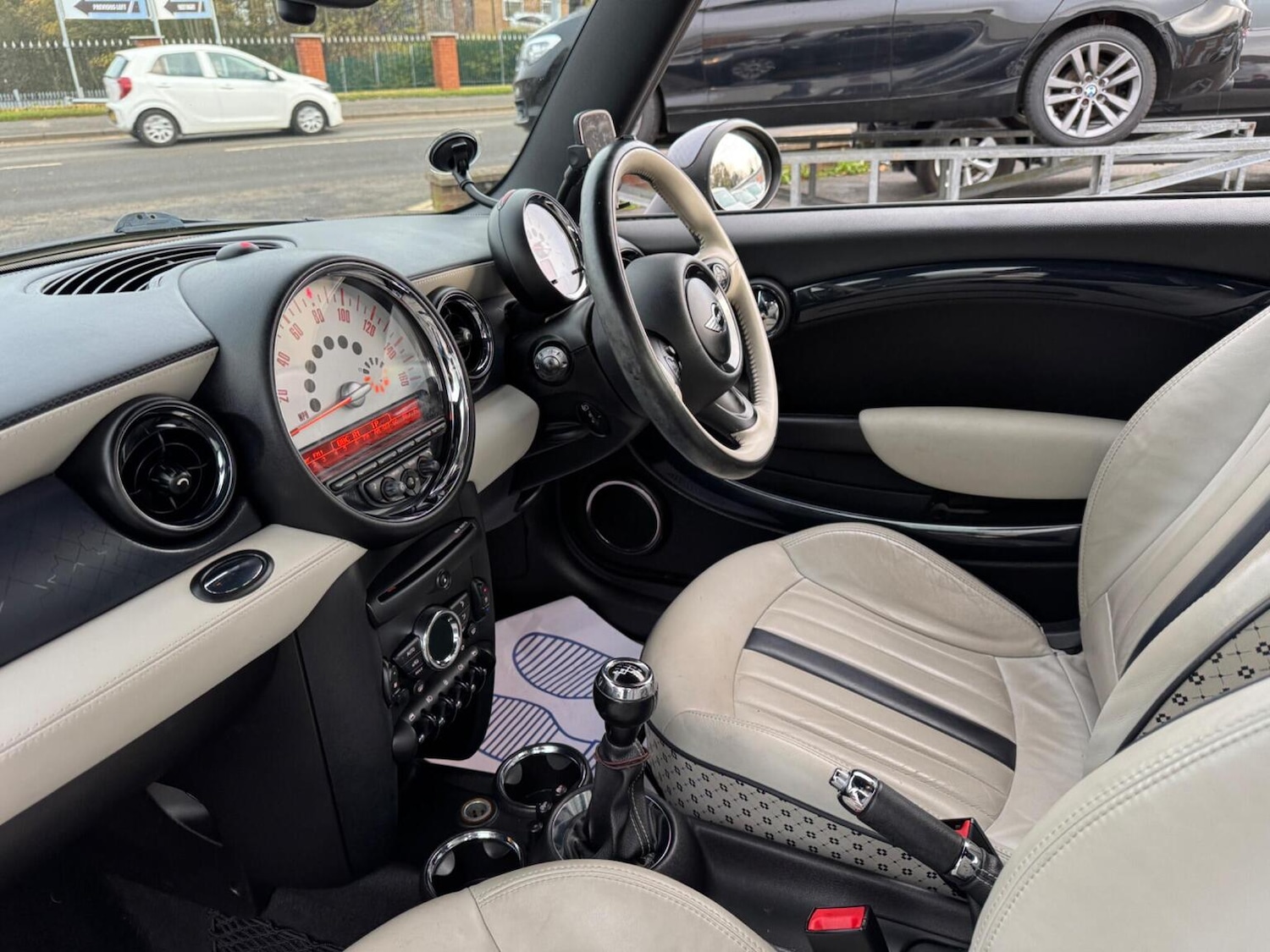 Used MINI Hatch 2011 for sale - 76712670: Photo 42