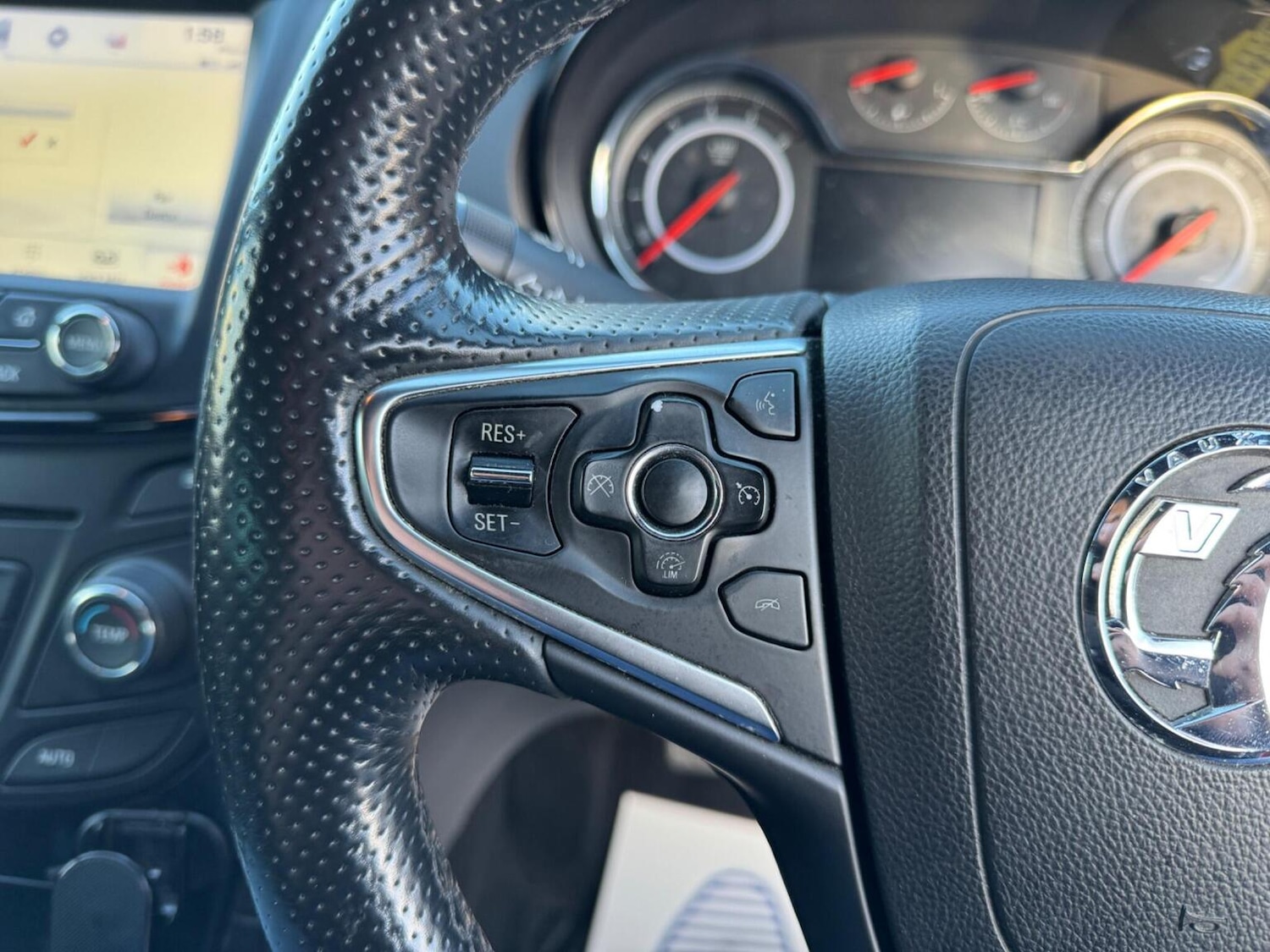 Used Vauxhall Insignia 2015 for sale - 76637445: Photo 26