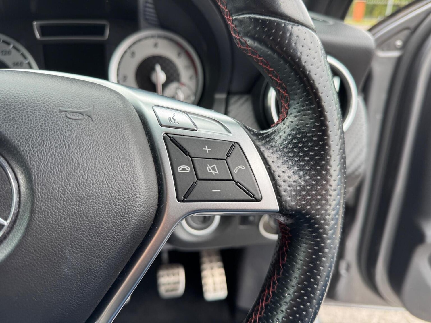 Used Mercedes-Benz A-Class 2013 for sale - 76576956: Photo 36