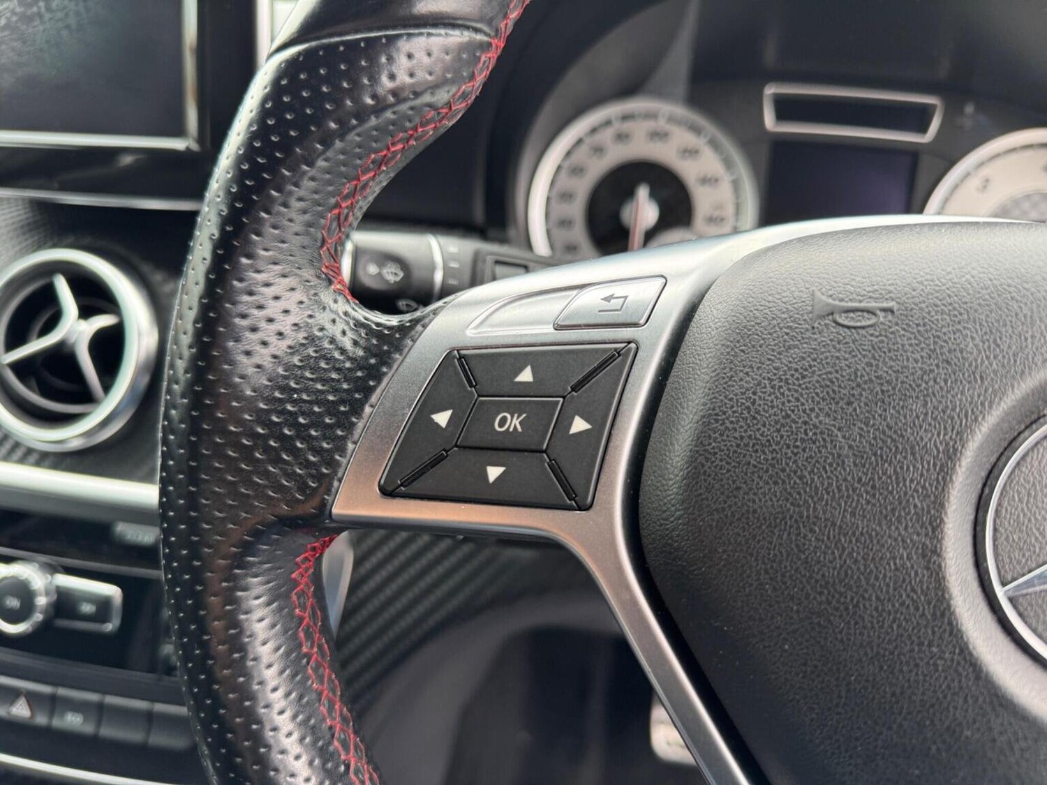 Used Mercedes-Benz A-Class 2013 for sale - 76576956: Photo 37