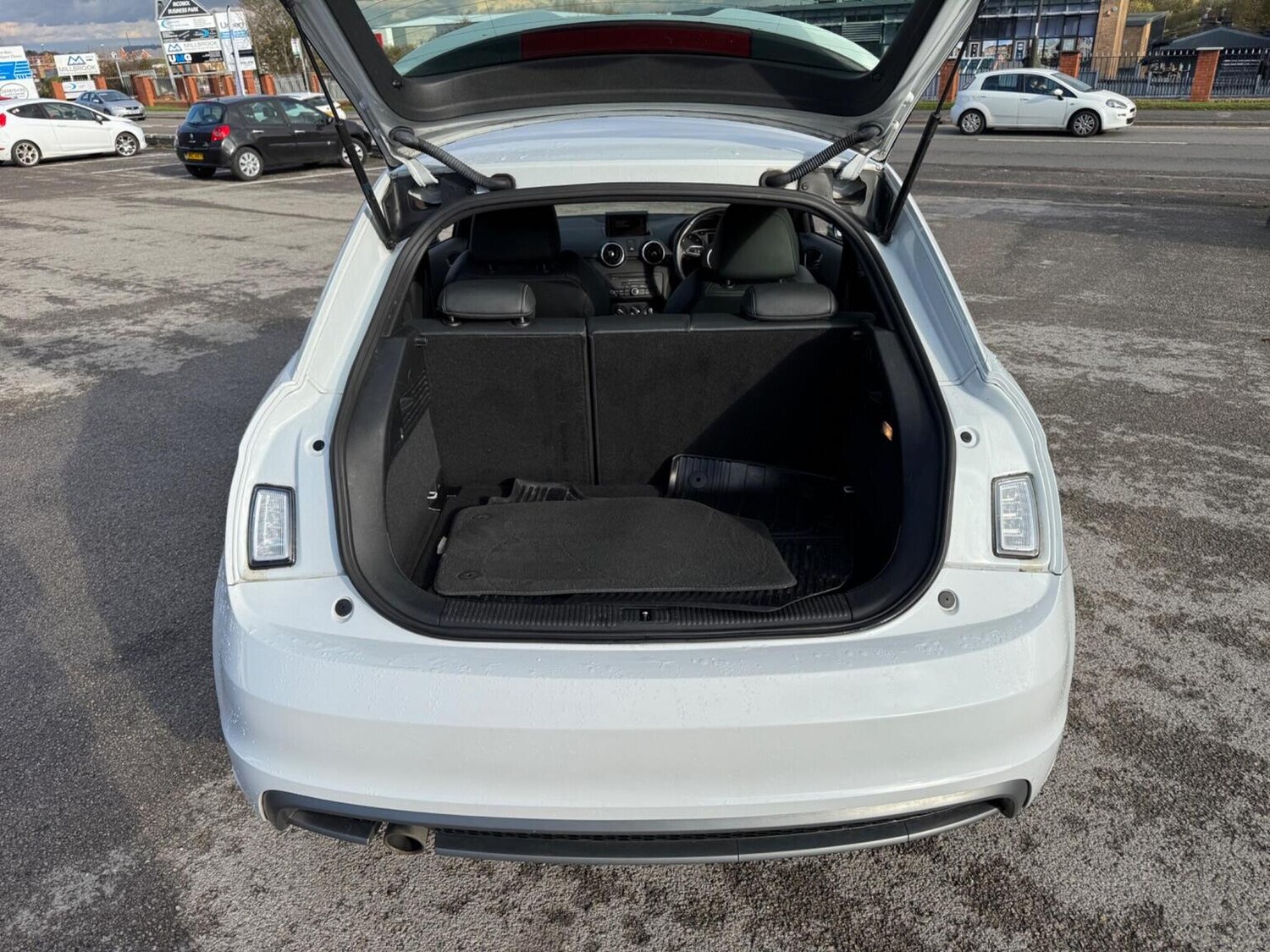 Used Audi A1 2013 for sale - 76576894: Photo 6