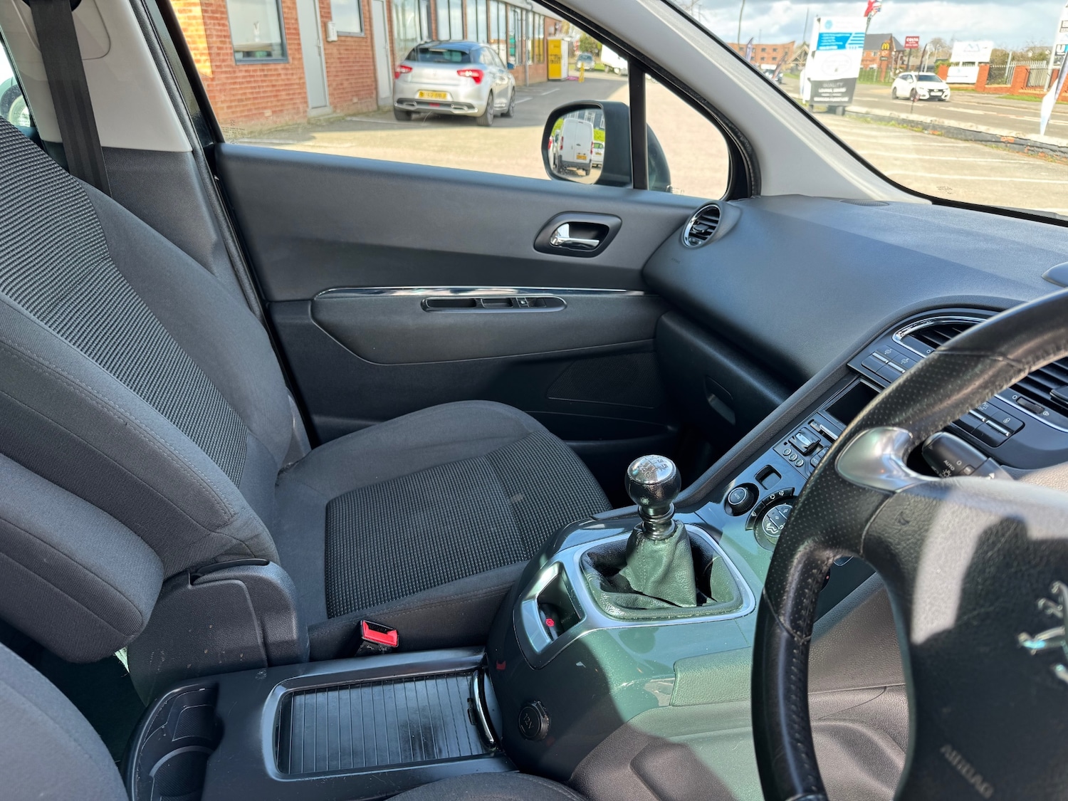 Used Peugeot 5008 2014 for sale - 77881192: Photo 11