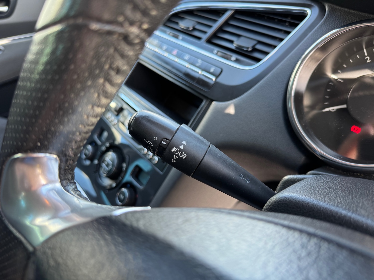 Used Peugeot 5008 2014 for sale - 77881192: Photo 15