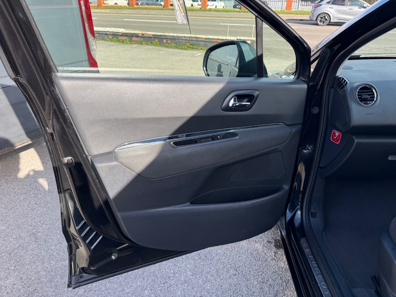 Used Peugeot 5008 2014 for sale - 77881192: Photo 19