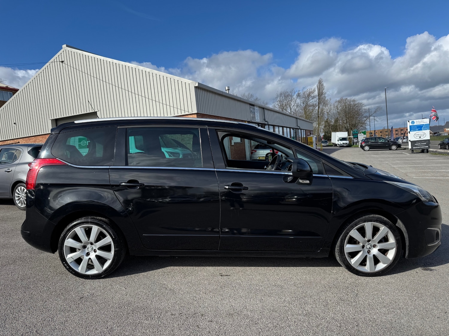 Used Peugeot 5008 2014 for sale - 77881192: Photo 6